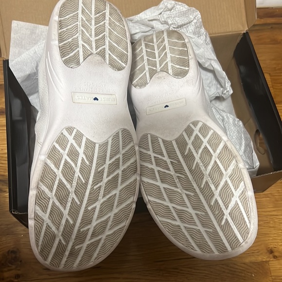 Nurse mates slip resistant dove white shoes. Size 9.5 w - Picture 5 of 8